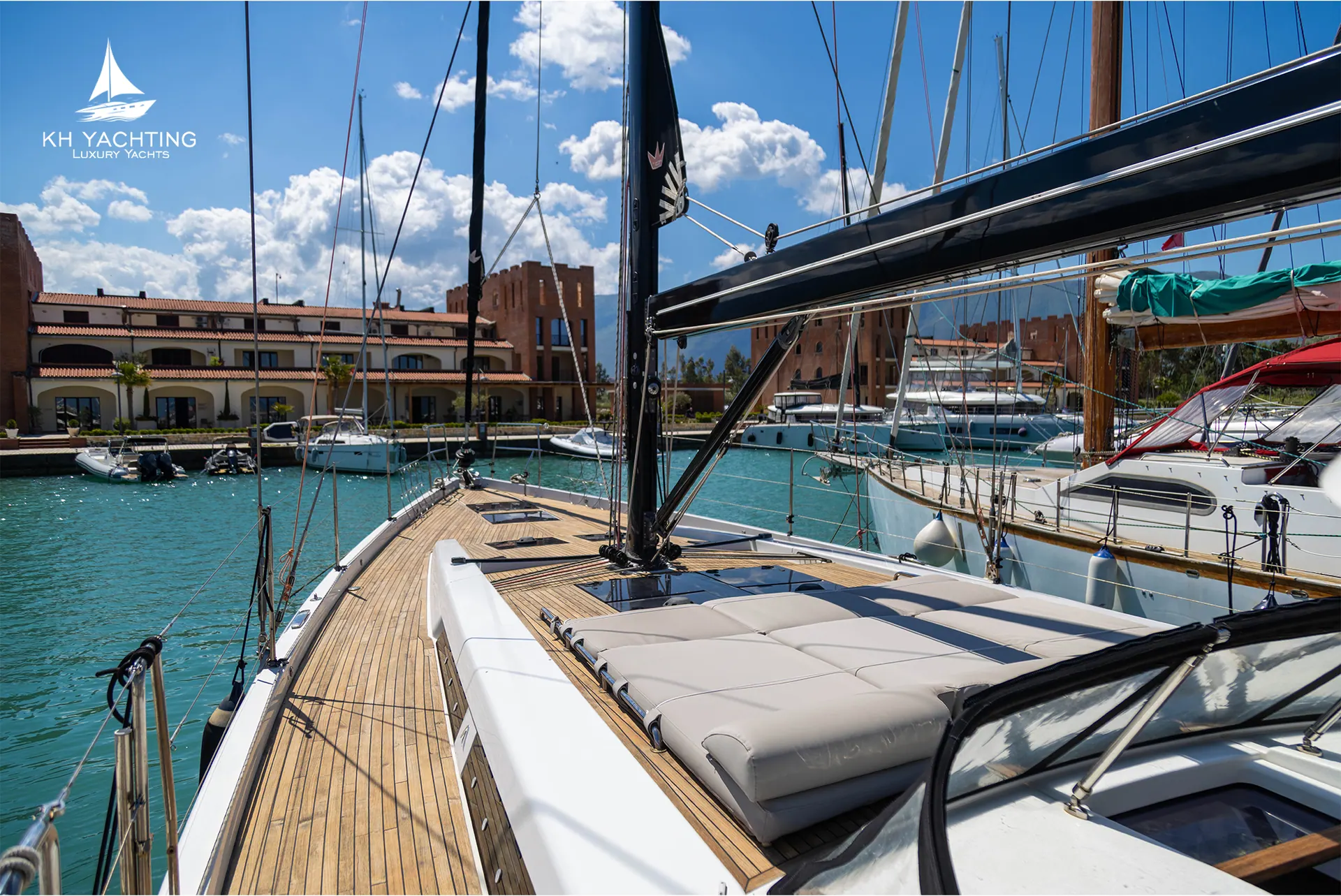Forward deck aboard Sea Witch