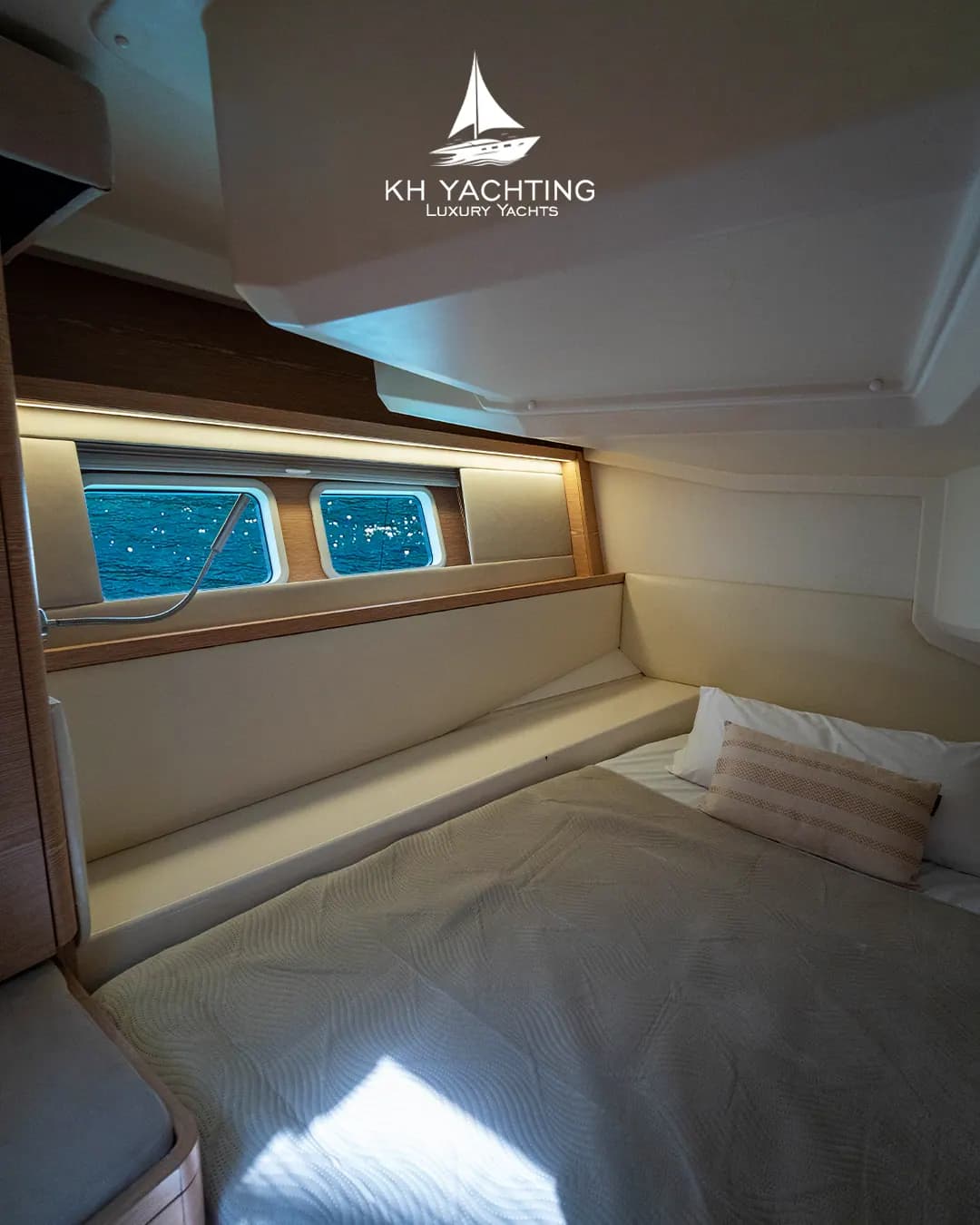Guest cabin aboard Sea Witch